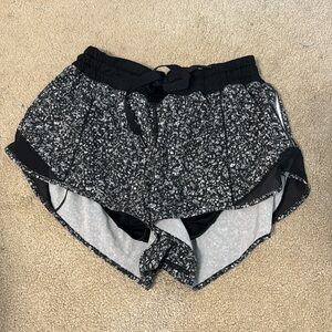 Lululemon Black and white hotty hot shorts